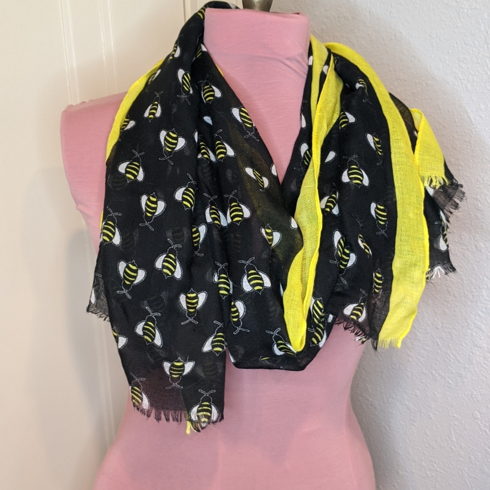 Women's Bumblebee Scarf